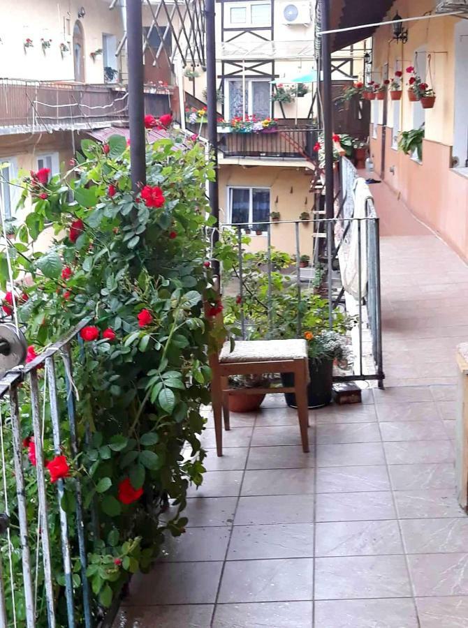Apartment In The Historical City Center Tjernivtsi Eksteriør billede